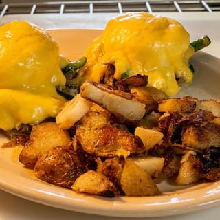 Eggs Benedict w/Home-fries